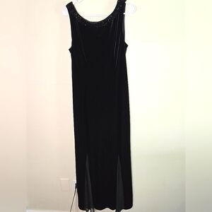 Jessica Howard Evenings Whimsygoth Velour Ruffle Bottom Maxi Gown, Sz 14